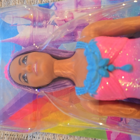 MATTEL BRAND BARBIE DOLL, "DREAMTOPIA" - Picture 4 of 9
